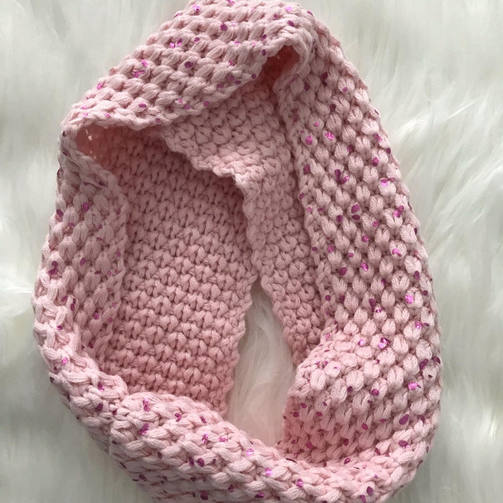 NWOT Light Pink Chunky Knit Scarf